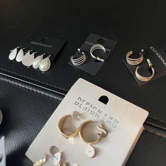 NEW Lot of 9 earrings.Retails $112 - Picture 3 of 3